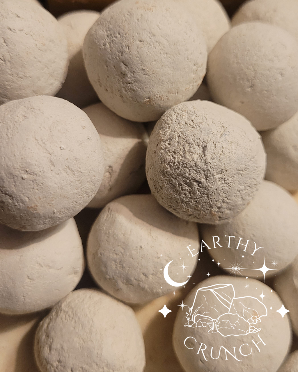White Slate Balls with crumbs (x4) - Indian Shale Stone treats