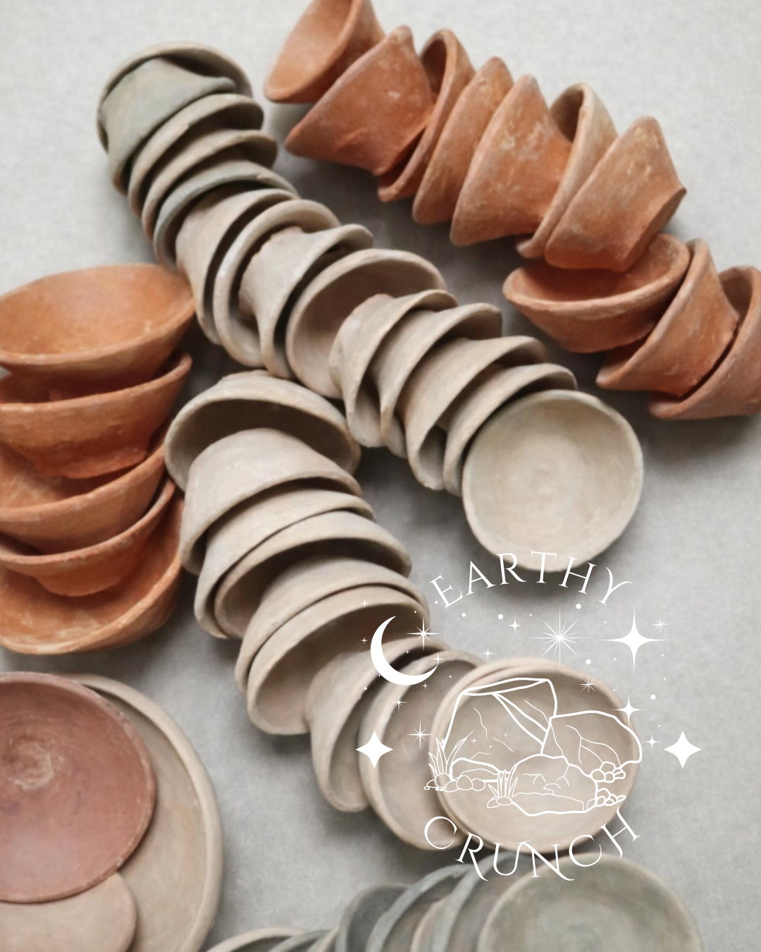 16 Mini Indian Terracotta Diyas with Indian Clay Powder Bundle - For DIY Filled Clay Pots